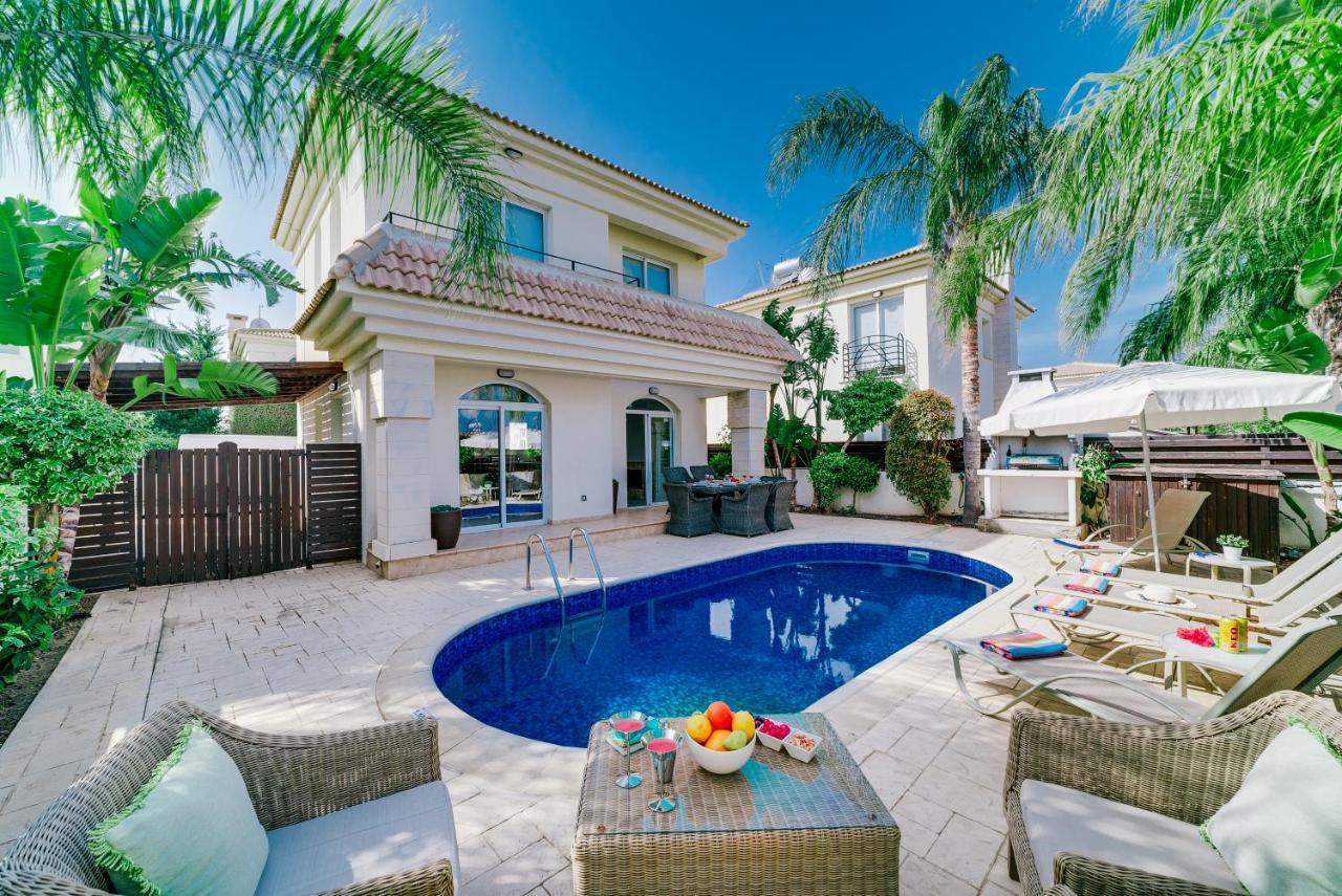 Villa Abbie Paralimni Exterior photo