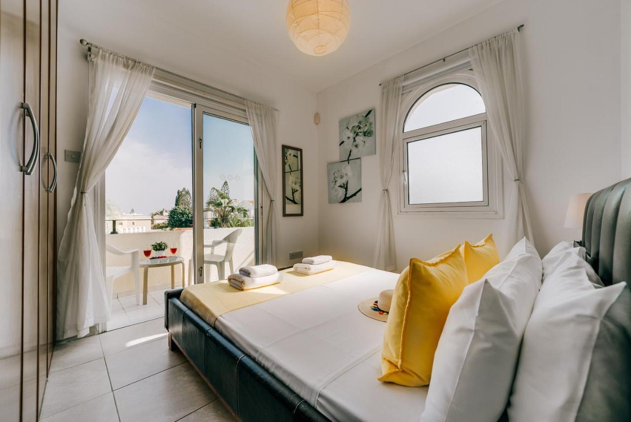 Villa Abbie Paralimni Exterior photo