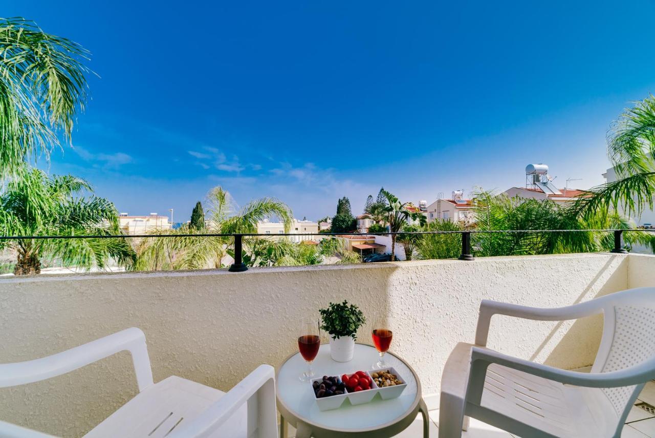 Villa Abbie Paralimni Exterior photo